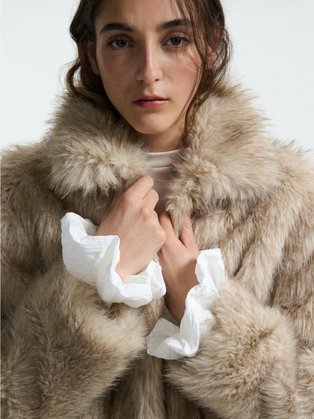 H&M Cropped Fluffy Jacket - Taupe/Beige